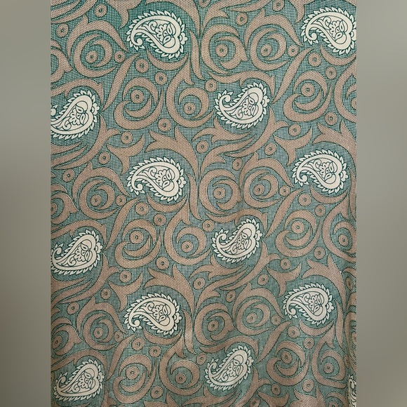 ✨ Guru Silk Paisley Top - Picture 13 of 14